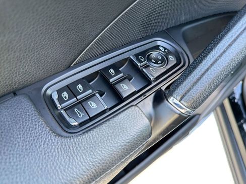 Used 2018 Porsche Cayenne S AWD/4WD image 18