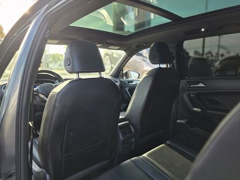 Used 2022 Volkswagen Tiguan SE R-Line FWD image 18