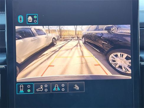 Used 2025 GMC Yukon Elevation image 13