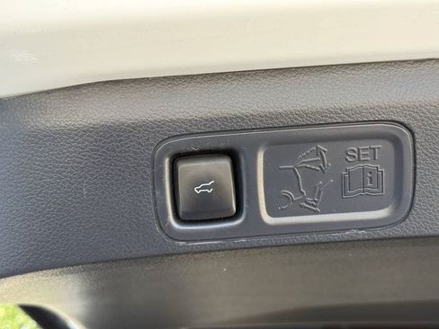 Used 2022 Ford Expedition Platinum RWD image 32