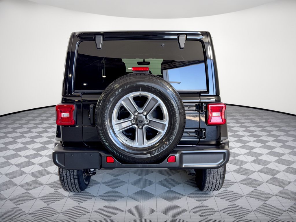 Used 2022 Jeep Wrangler Unlimited Sahara w/ LED Lighting Group AWD/4WD image 11