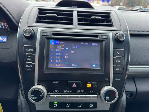 Used 2012 Toyota Camry SE image 18