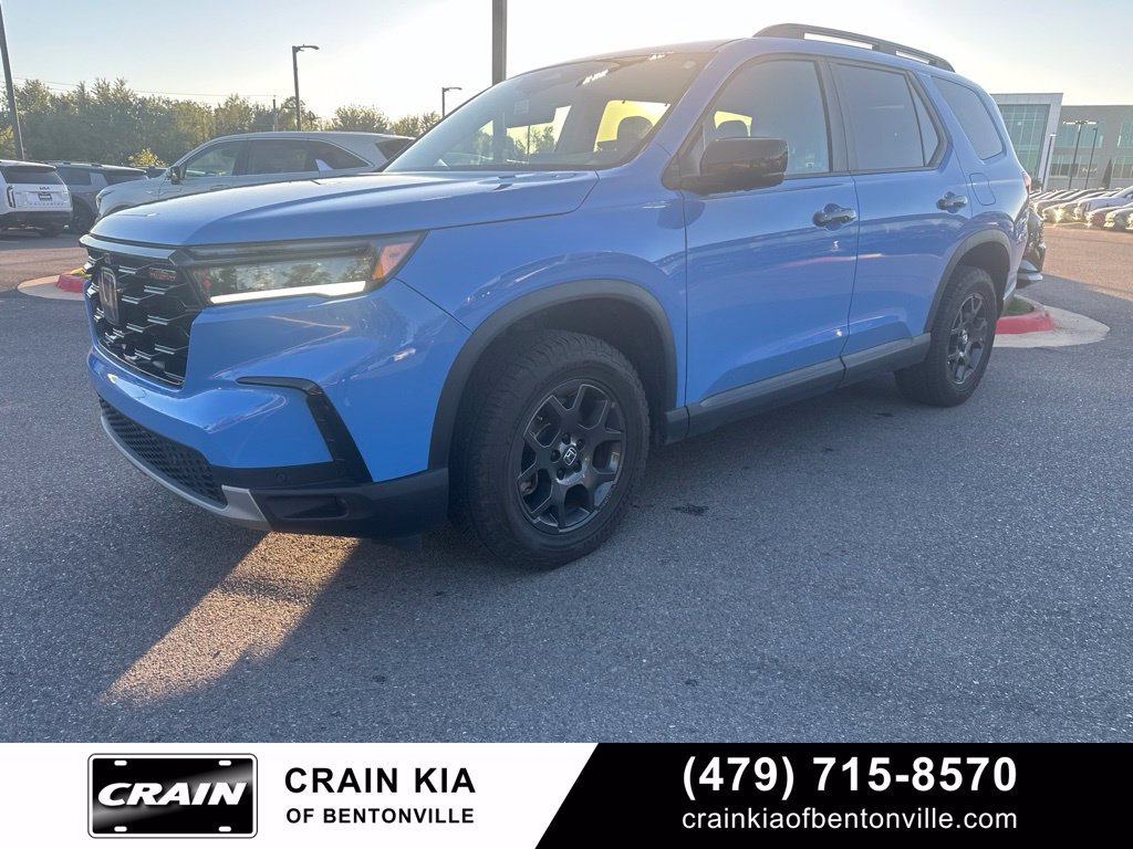 Used 2025 Honda Pilot TrailSport image 3
