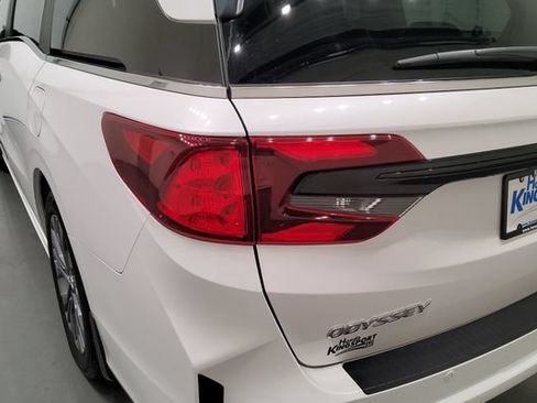 Used 2025 Honda Odyssey Touring image 12