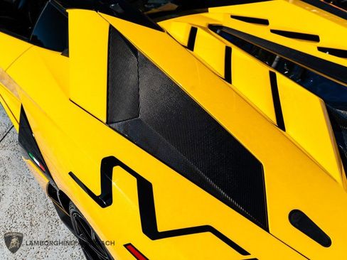 Used 2021 Lamborghini Aventador SVJ image 41