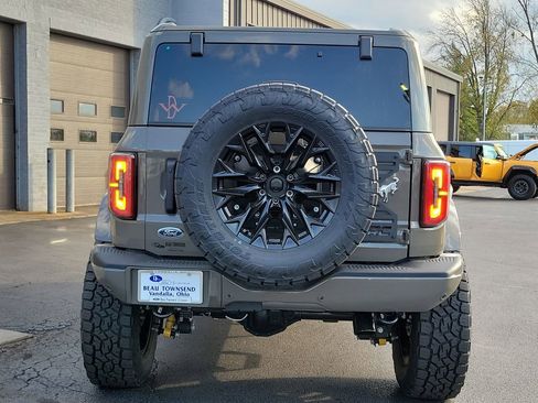 New 2025 Ford Bronco Badlands image 5