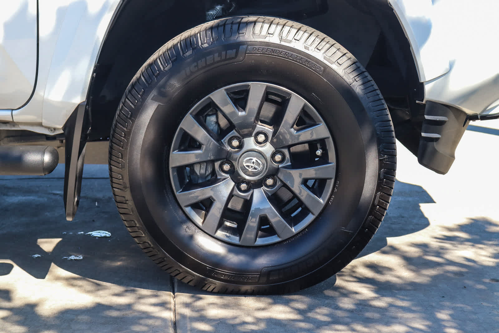 Used 2023 Toyota Tacoma SR5 RWD image 9