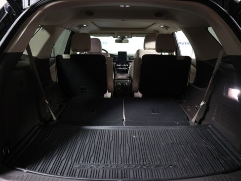 Used 2022 Ford Explorer Platinum w/ Technology Package image 8