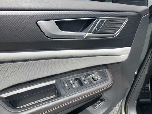 Used 2025 Volkswagen Atlas Peak Edition SE AWD/4WD image 24