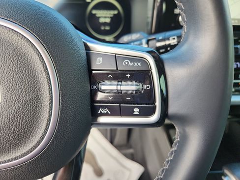 Used 2023 Kia Sorento SX image 28