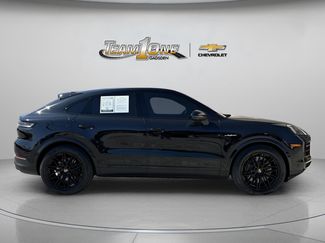 Used 2025 Porsche Cayenne E-Hybrid Coupe video 1