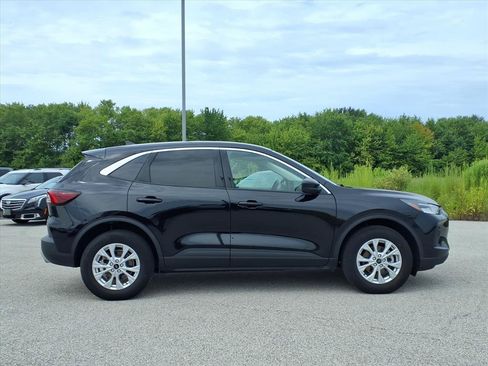 Used 2023 Ford Escape Active w/ Tech Pack #2 AWD/4WD image 2