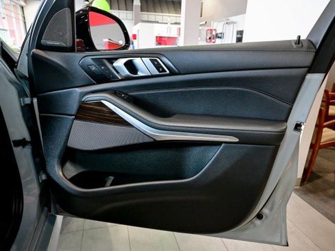 Used 2024 BMW X5 xDrive40i w/ Executive Package image 29