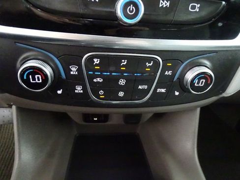 Used 2020 Chevrolet Traverse LT AWD/4WD image 13