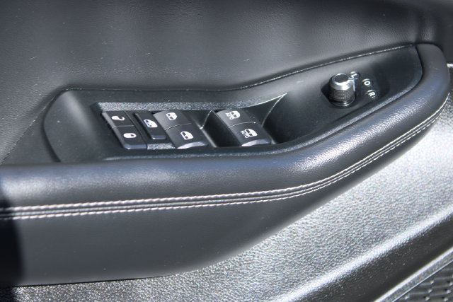 Used 2023 Jeep Grand Cherokee L Limited RWD image 11
