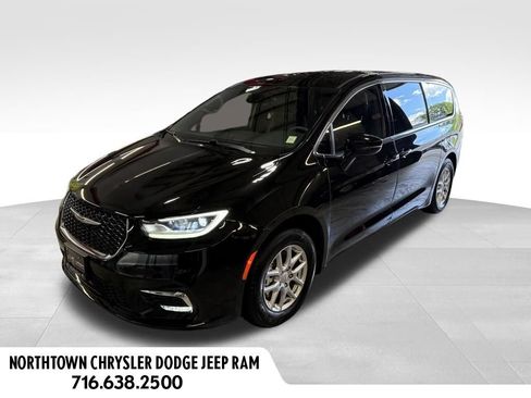 Used 2026 Chrysler Pacifica Select FWD image 1
