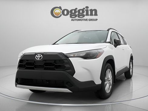 Used 2026 Toyota Corolla Cross LE FWD image 31