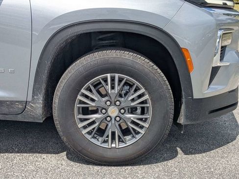 Used 2026 Chevrolet Traverse LT AWD/4WD image 12
