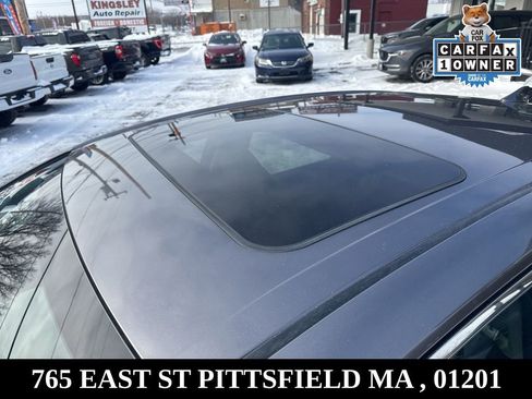 Used 2022 Toyota Camry SE image 9