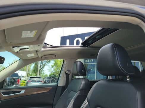 Used 2024 Volkswagen Atlas SE FWD image 11