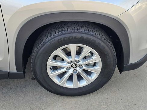 Certified 2026 Toyota Grand Highlander FWD image 9