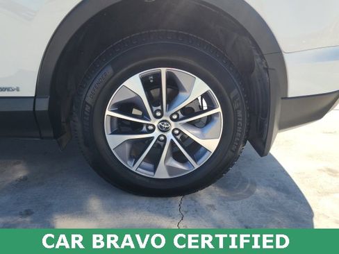 Used 2018 Toyota RAV4 XLE image 16