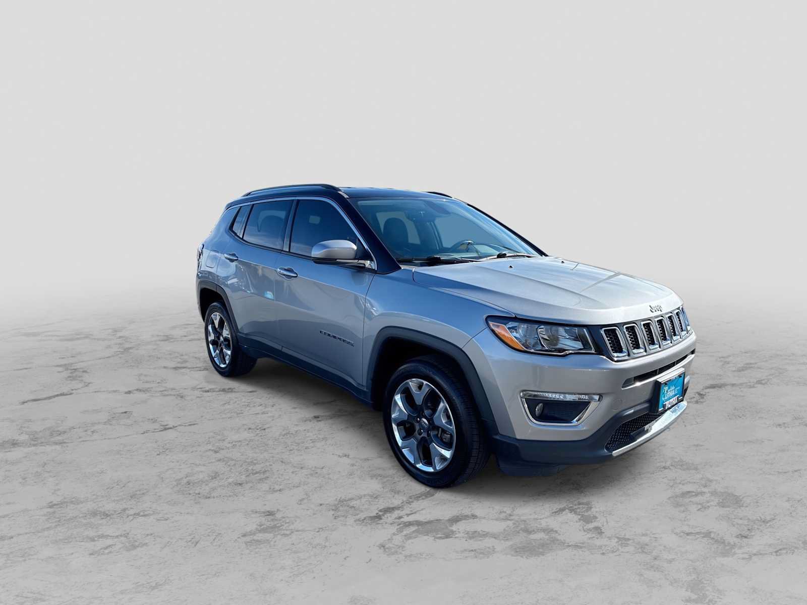 Used 2018 Jeep Compass Limited w/ Navigation Group AWD/4WD image 2