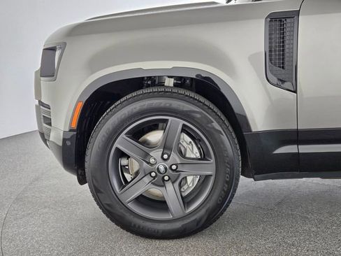 Used 2024 Land Rover Defender 130 X-Dynamic SE AWD/4WD image 9