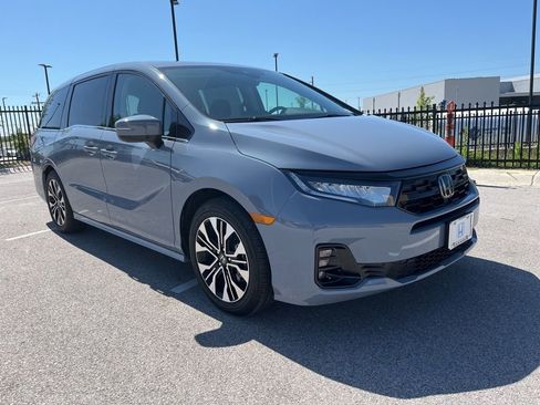 Certified 2026 Honda Odyssey Elite image 3