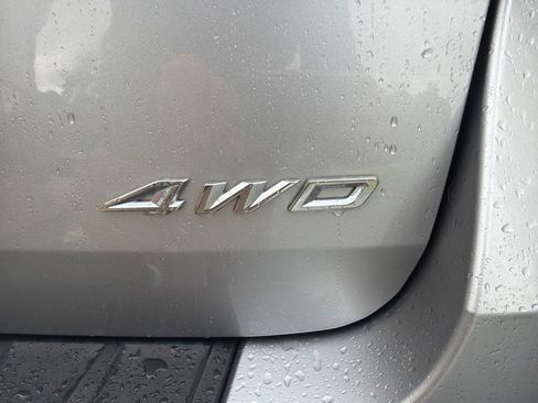 Used 2023 Ford Explorer XLT AWD/4WD image 15