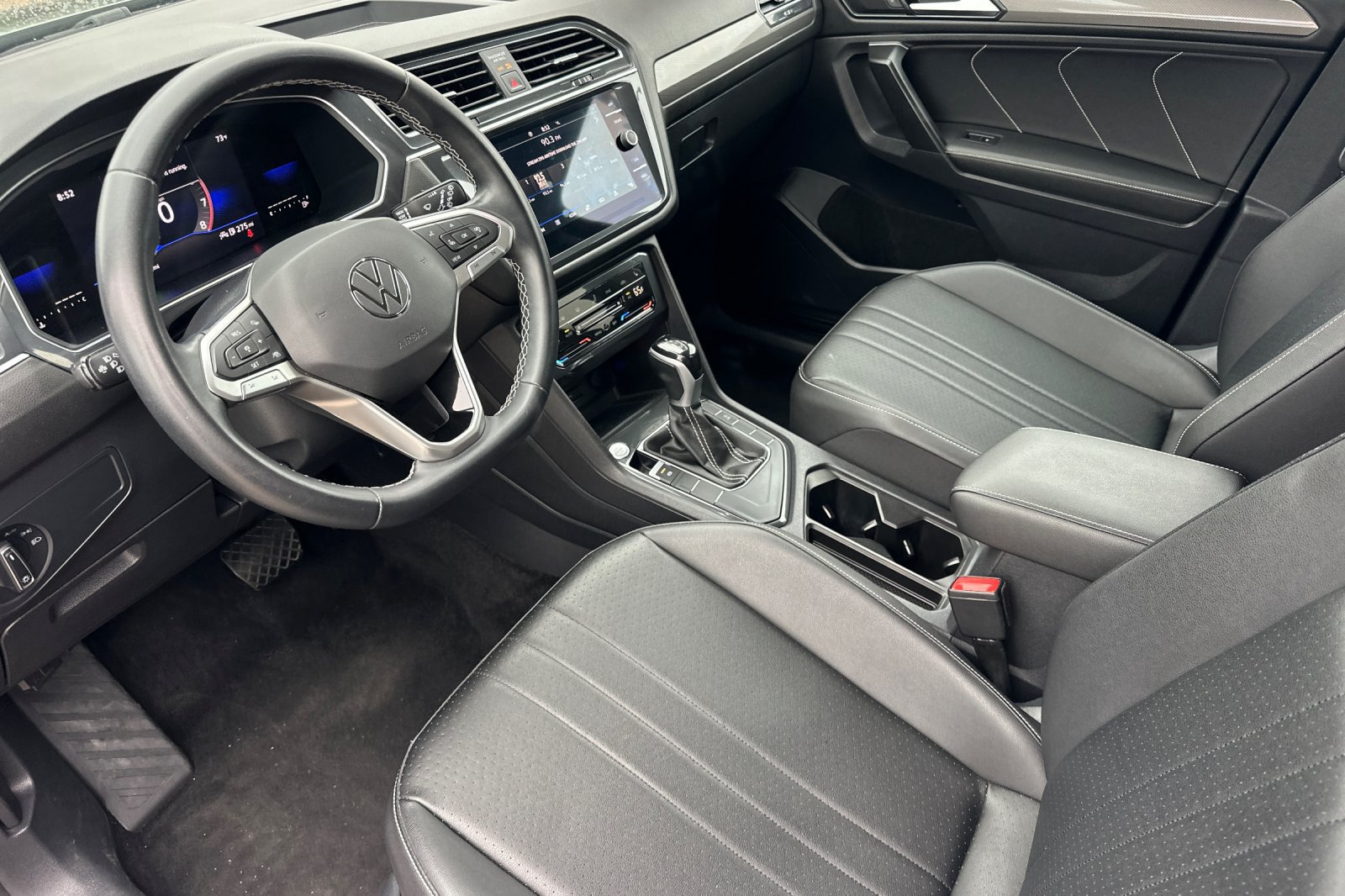 Used 2023 Volkswagen Tiguan SE FWD image 10