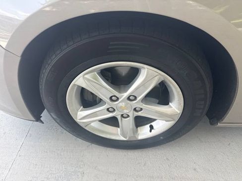 Used 2023 Chevrolet Malibu LT FWD image 31