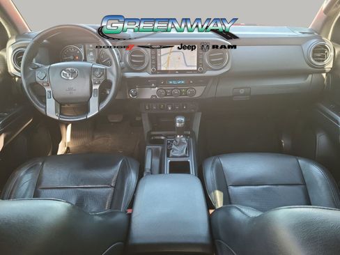 Used 2022 Toyota Tacoma TRD Sport w/ TRD Premium Sport Package image 11