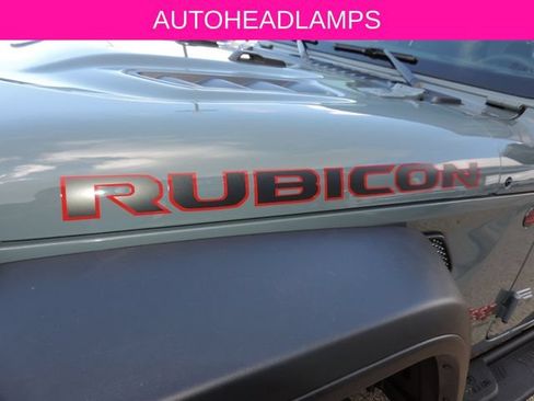 Used 2025 Jeep Gladiator Rubicon w/ Convenience Group AWD/4WD image 13