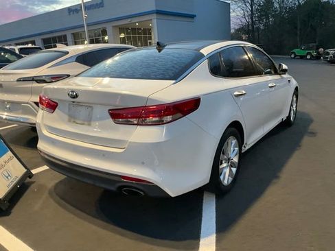 Used 2016 Kia Optima EX w/ Premium Package image 5