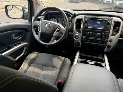 Used 2017 Nissan Titan SV AWD/4WD image 13