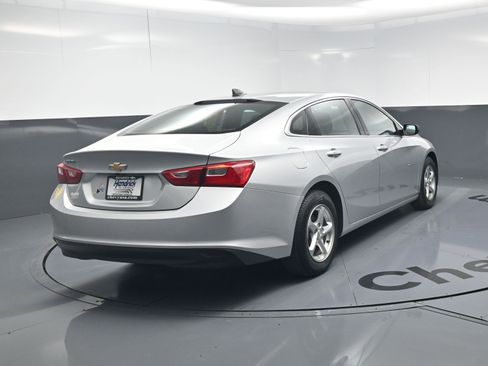 Used 2018 Chevrolet Malibu LS image 9