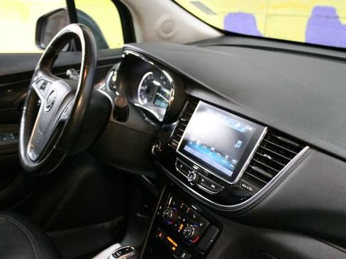 Used 2018 Buick Encore Essence w/ Experience Buick Package FWD image 12