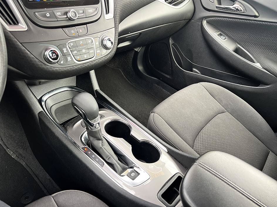 Used 2025 Chevrolet Malibu LT FWD image 26