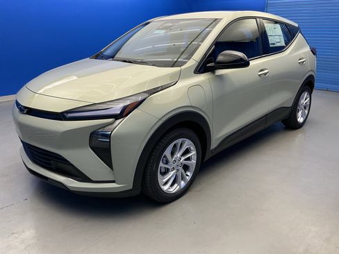 New 2027 Chevrolet Bolt LT FWD image 4