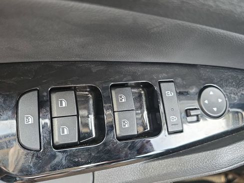 Used 2025 Kia Sportage EX FWD image 28
