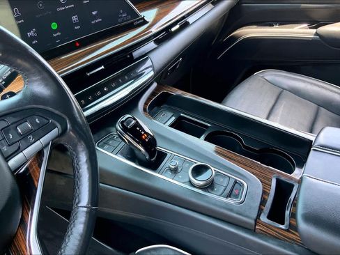 Used 2023 Cadillac Escalade ESV Premium Luxury RWD image 16