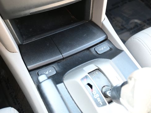 Used 2010 Honda Accord EX-L image 25