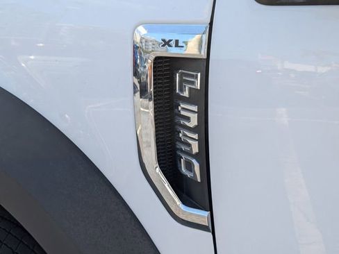 Used 2019 Ford F550 2WD Regular Cab Super Duty image 9