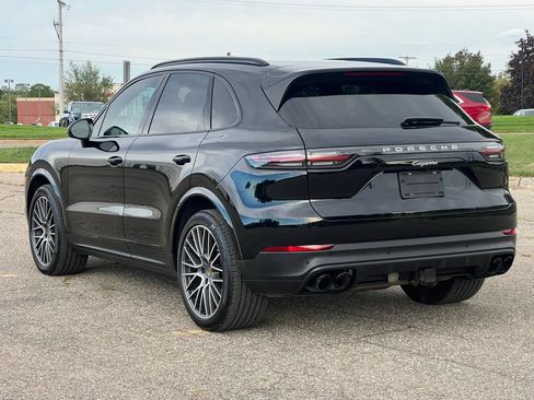 Used 2021 Porsche Cayenne AWD/4WD image 10