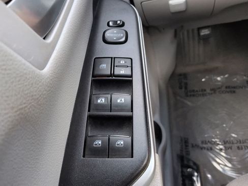 Used 2015 Toyota Camry LE FWD image 21