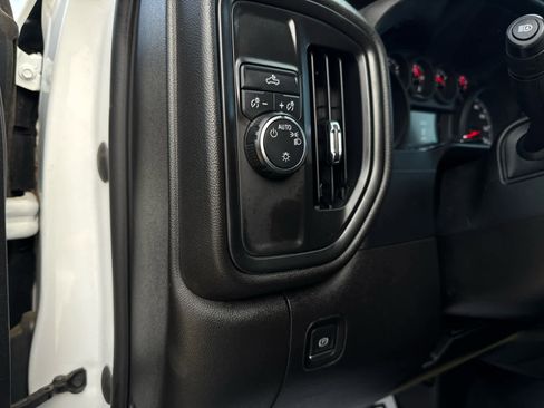 Used 2022 Chevrolet Silverado 1500 Custom image 18