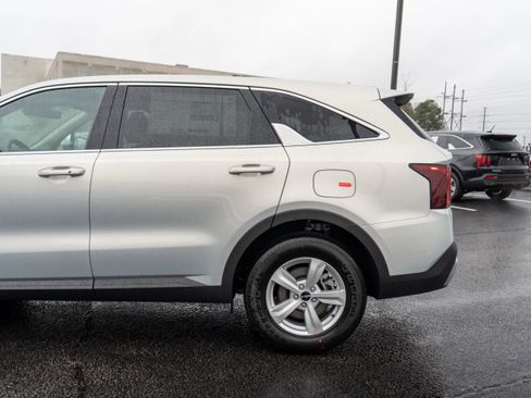 New 2026 Kia Sorento LX image 5