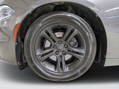 Used 2019 Dodge Charger SXT RWD image 8