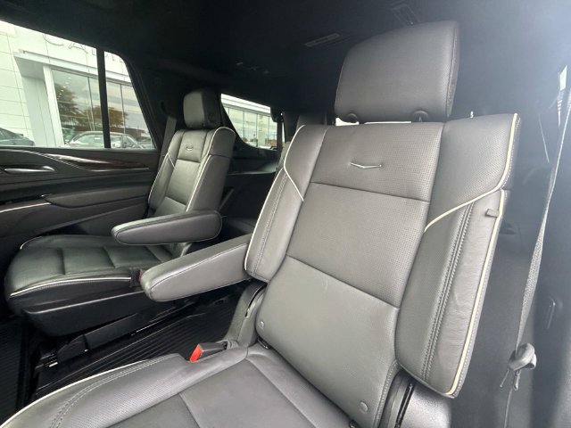 Certified 2023 Cadillac Escalade Premium Luxury w/ Performance Package AWD/4WD image 31